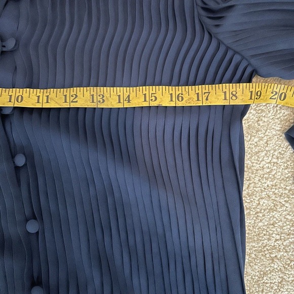 SACHIN & BABI Navy Blue Silk Pleated Long Sleeve Dress. Size 6 - Picture 3 of 9